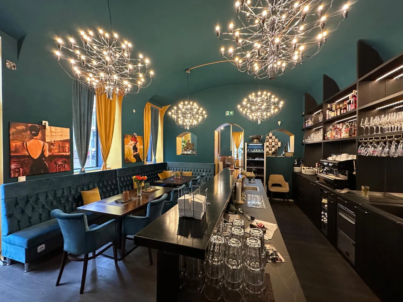 Die Bar im Restaurant Santoor